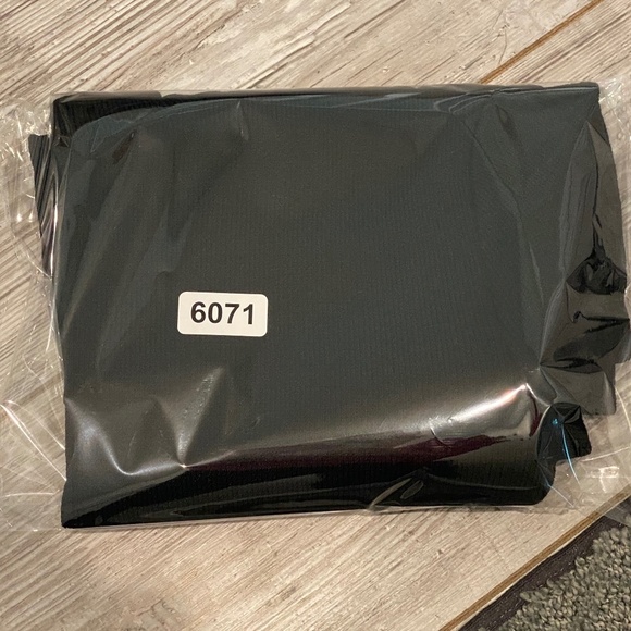 New! St. John Knits Black Mock Neck Long Sleeve Pullover Top NWT 16071 - Picture 9 of 11